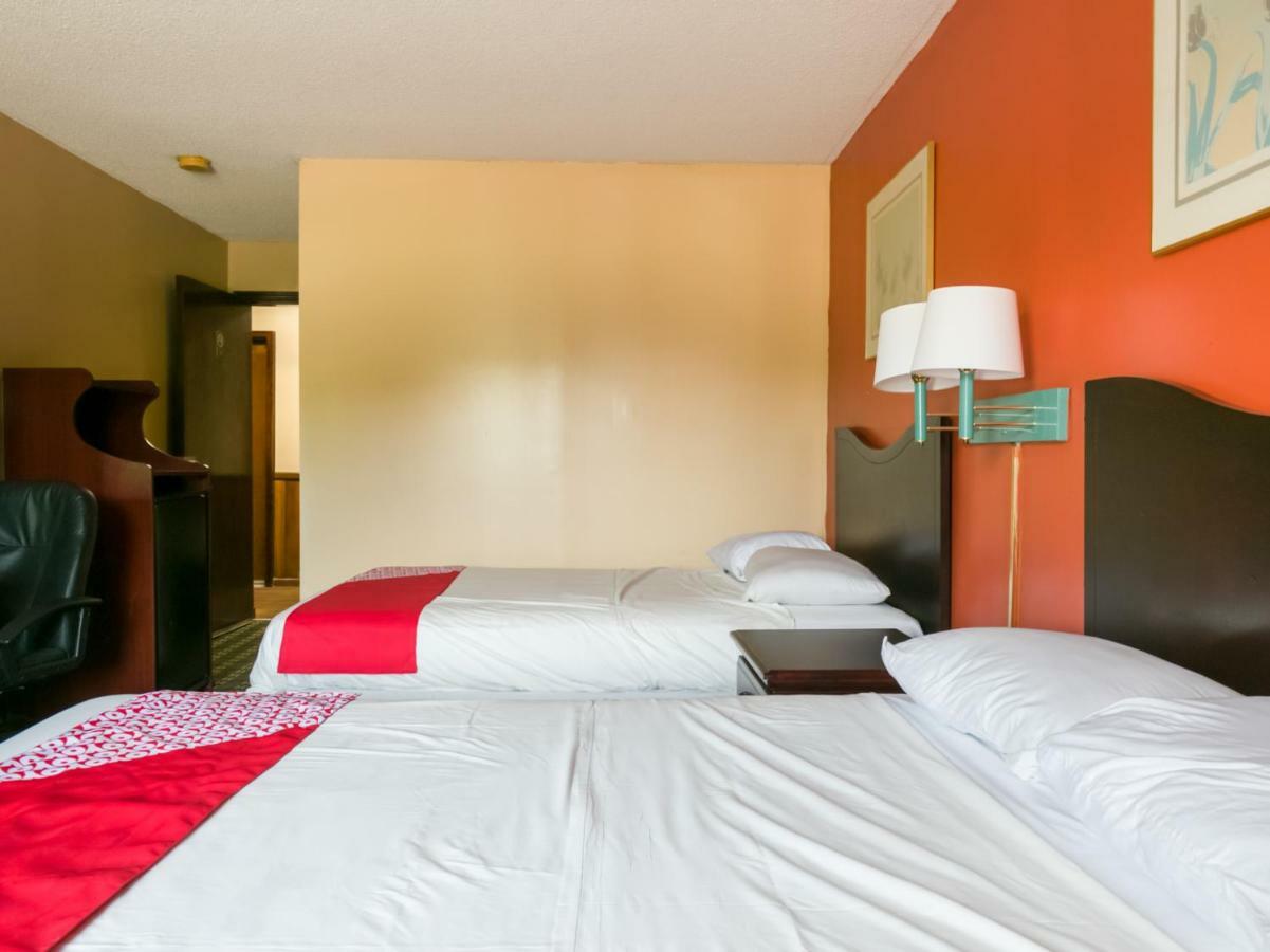 Raceway Inn Darlington Room photo